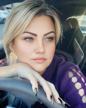 Фото девушки Роза