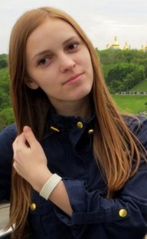 Фото девушки Seeks to family