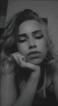 Фото девушки Лора