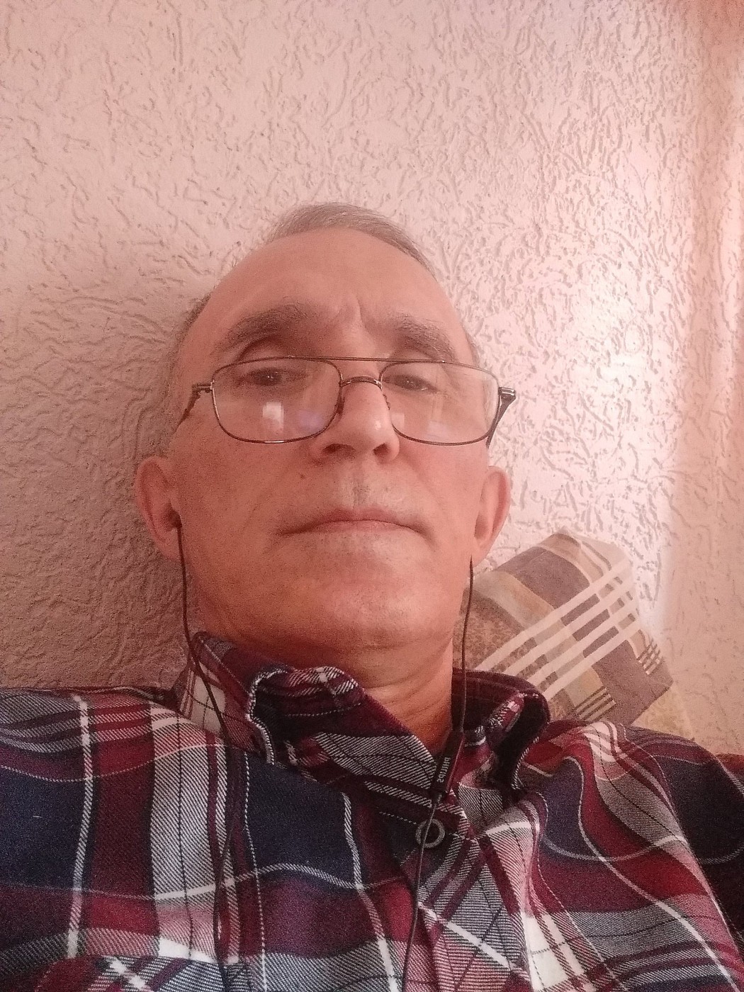 Знакомство. Фото. Нажмите, чтобы увеличить