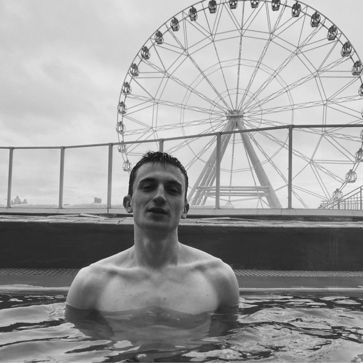 Знакомство. Фото. Нажмите, чтобы увеличить