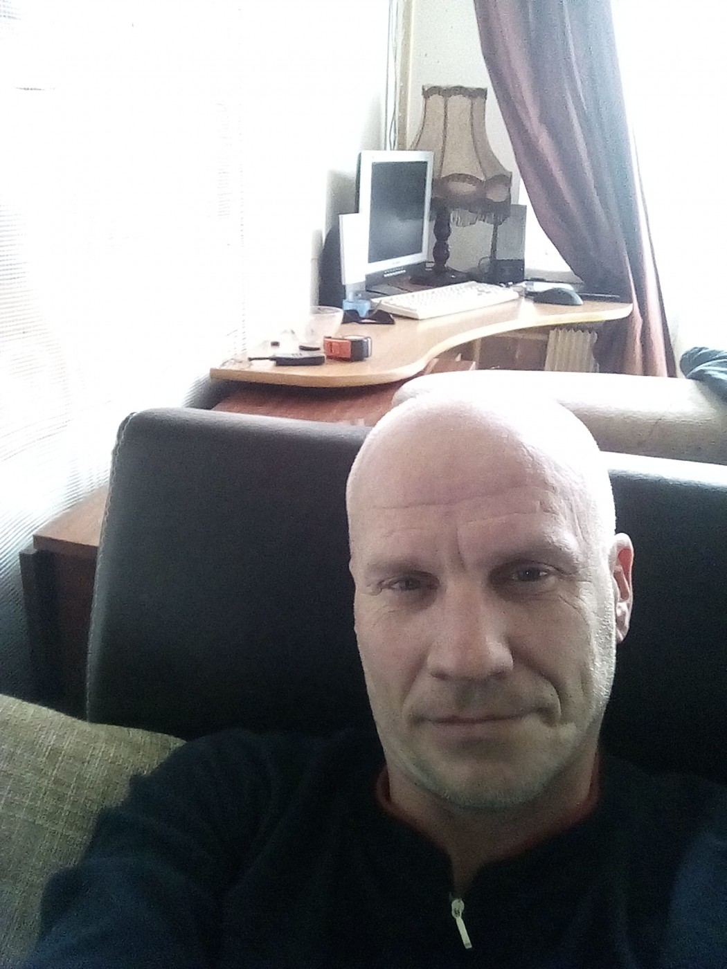 Знакомство. Фото. Нажмите, чтобы увеличить