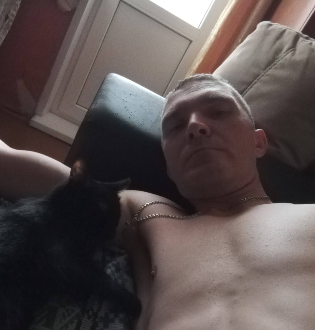 Знакомство. Фото. Нажмите, чтобы увеличить