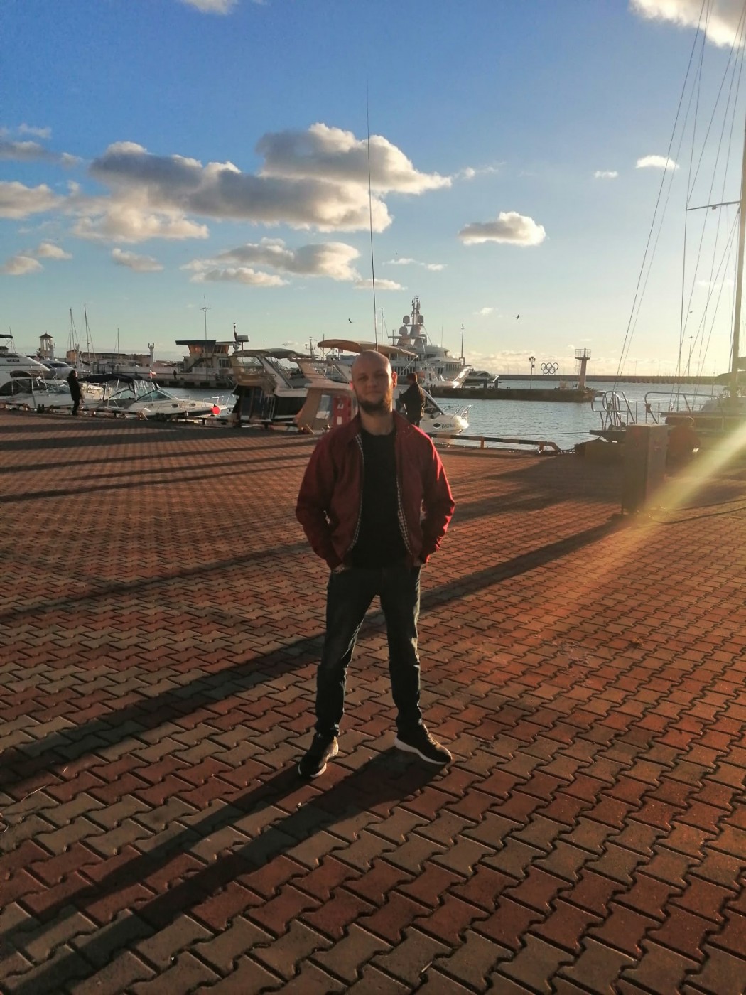 Знакомство. Фото. Нажмите, чтобы увеличить