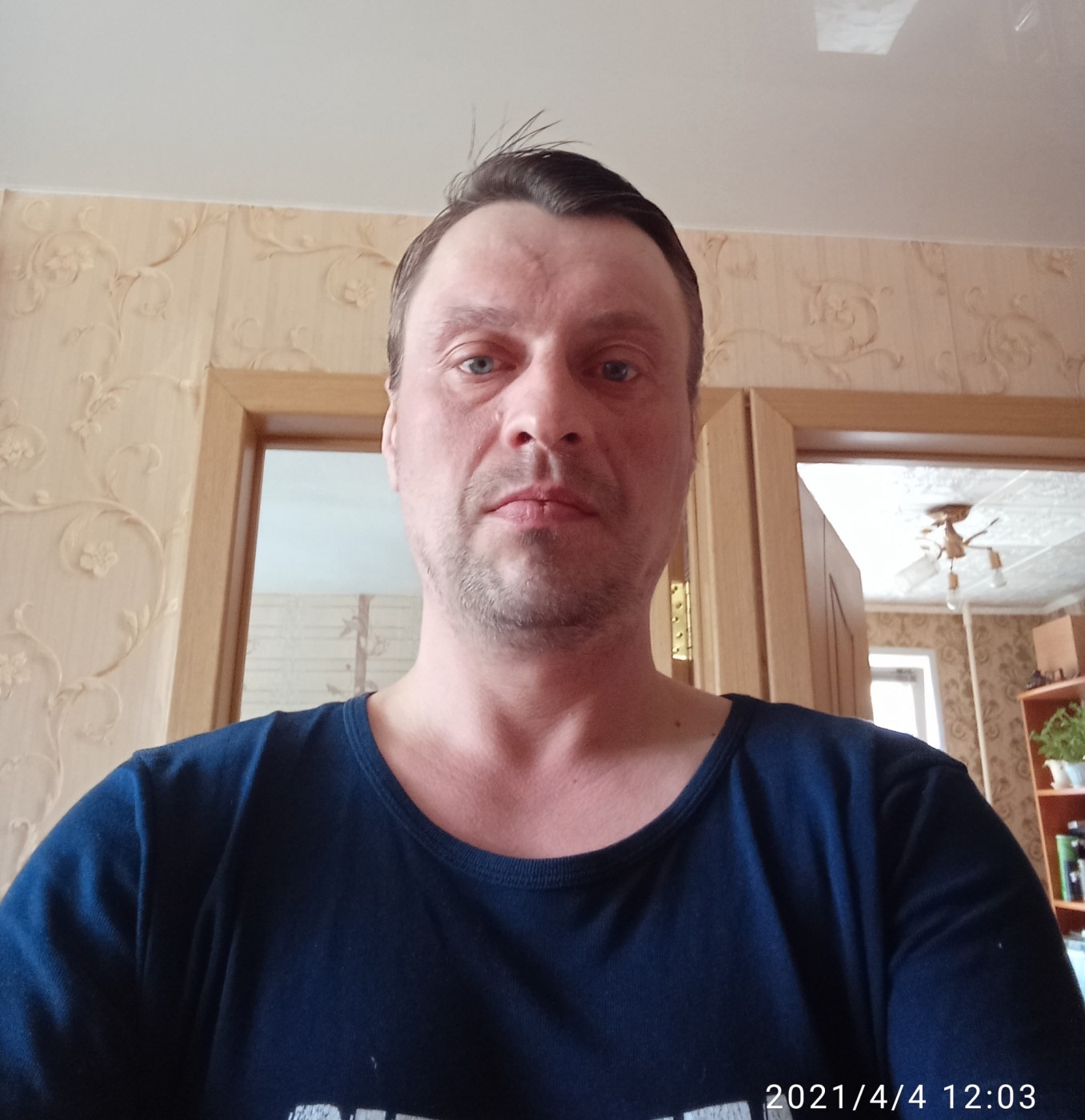 Знакомство. Фото. Нажмите, чтобы увеличить