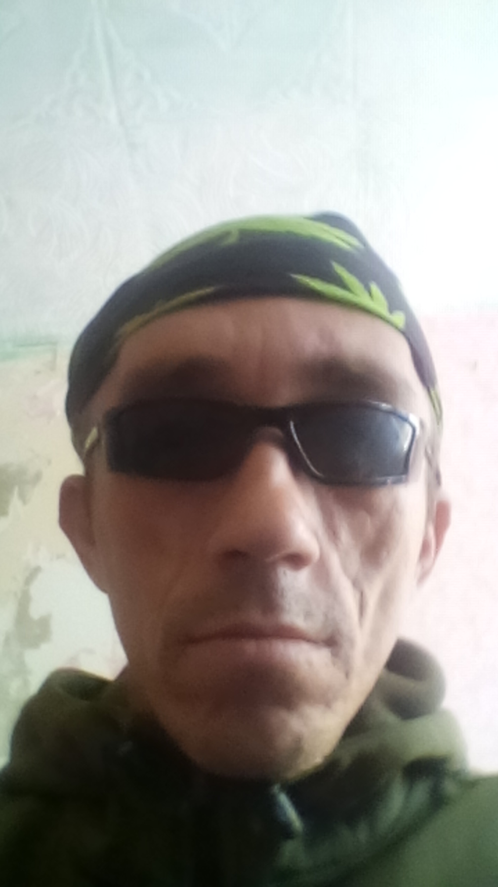 Знакомство. Фото. Нажмите, чтобы увеличить