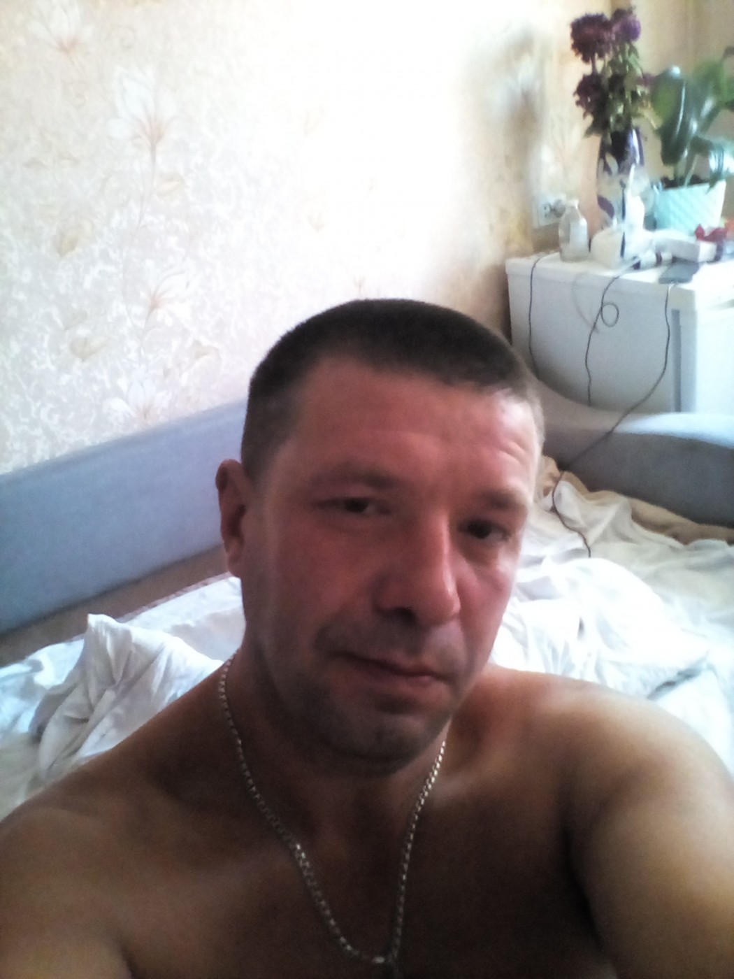 Знакомство. Фото. Нажмите, чтобы увеличить