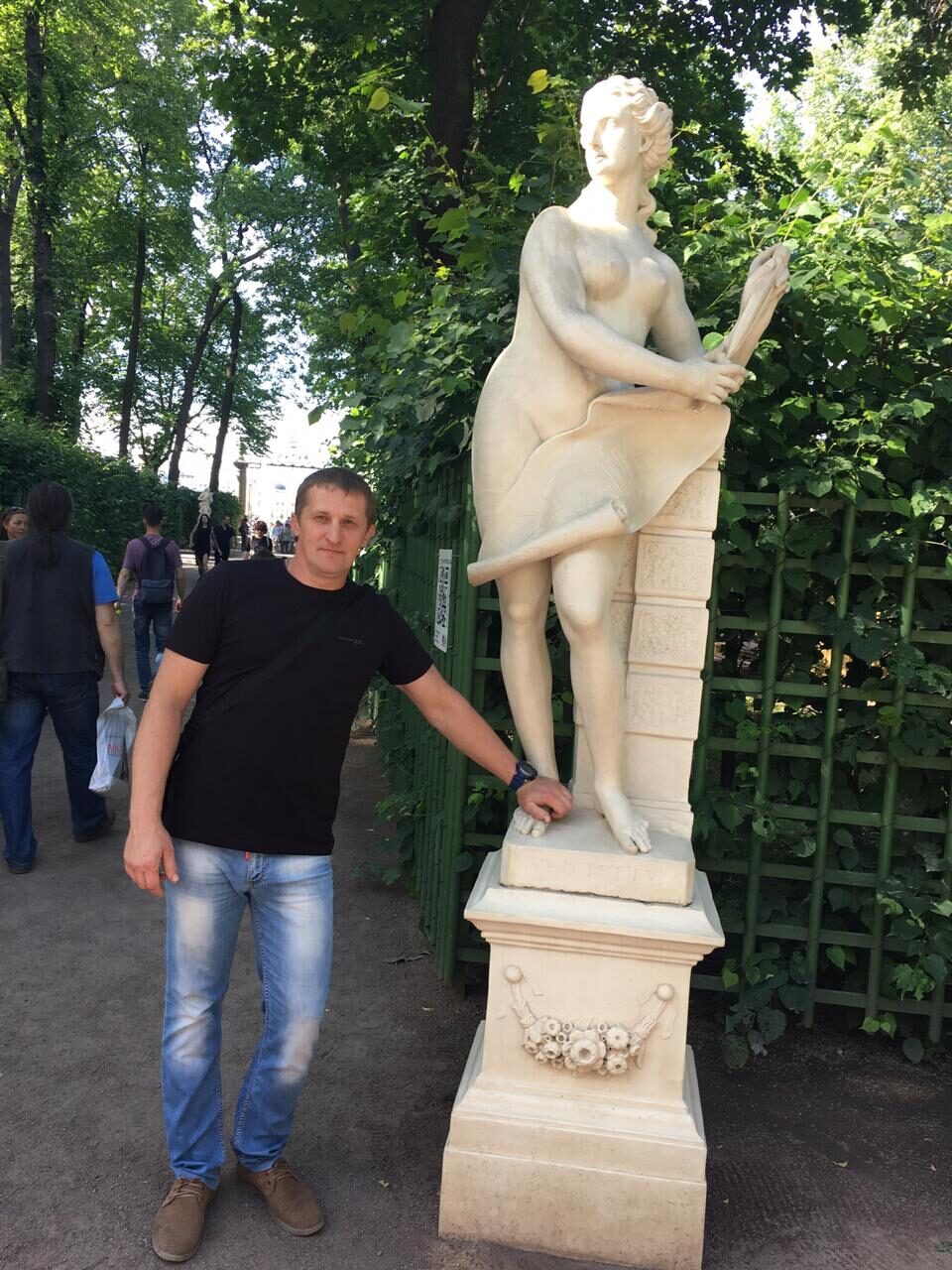 Знакомство. Фото. Нажмите, чтобы увеличить