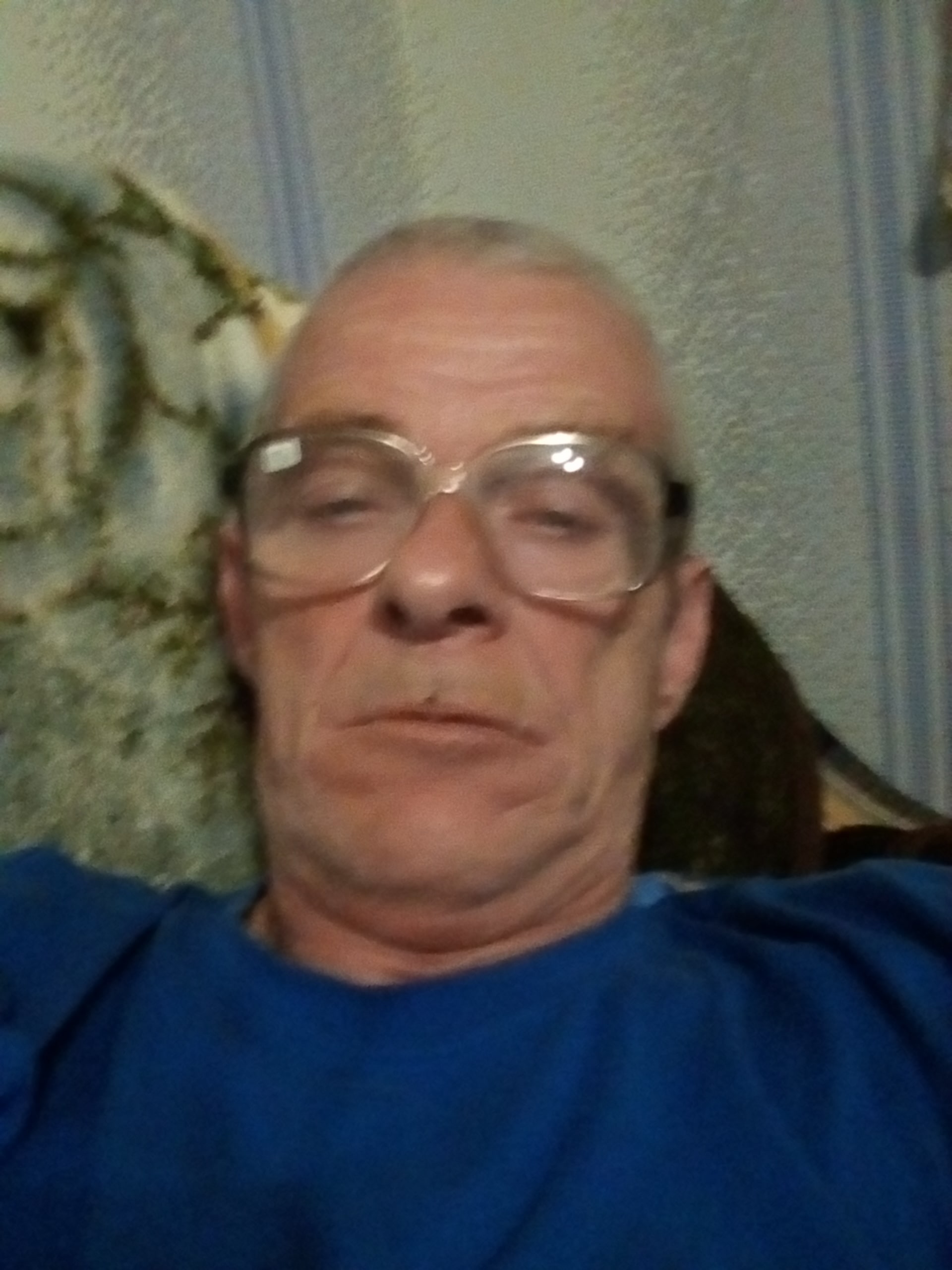 Знакомство. Фото. Нажмите, чтобы увеличить