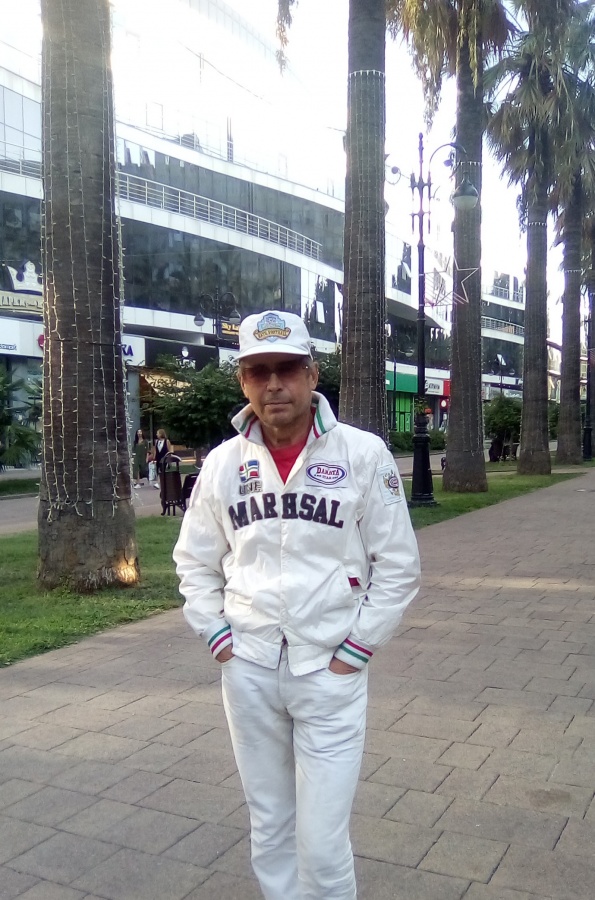 Знакомство. Фото. Нажмите, чтобы увеличить