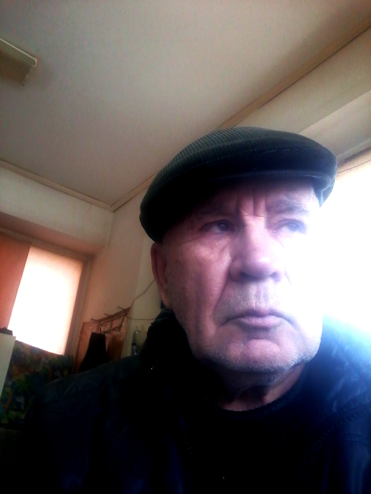 Знакомство. Фото. Нажмите, чтобы увеличить