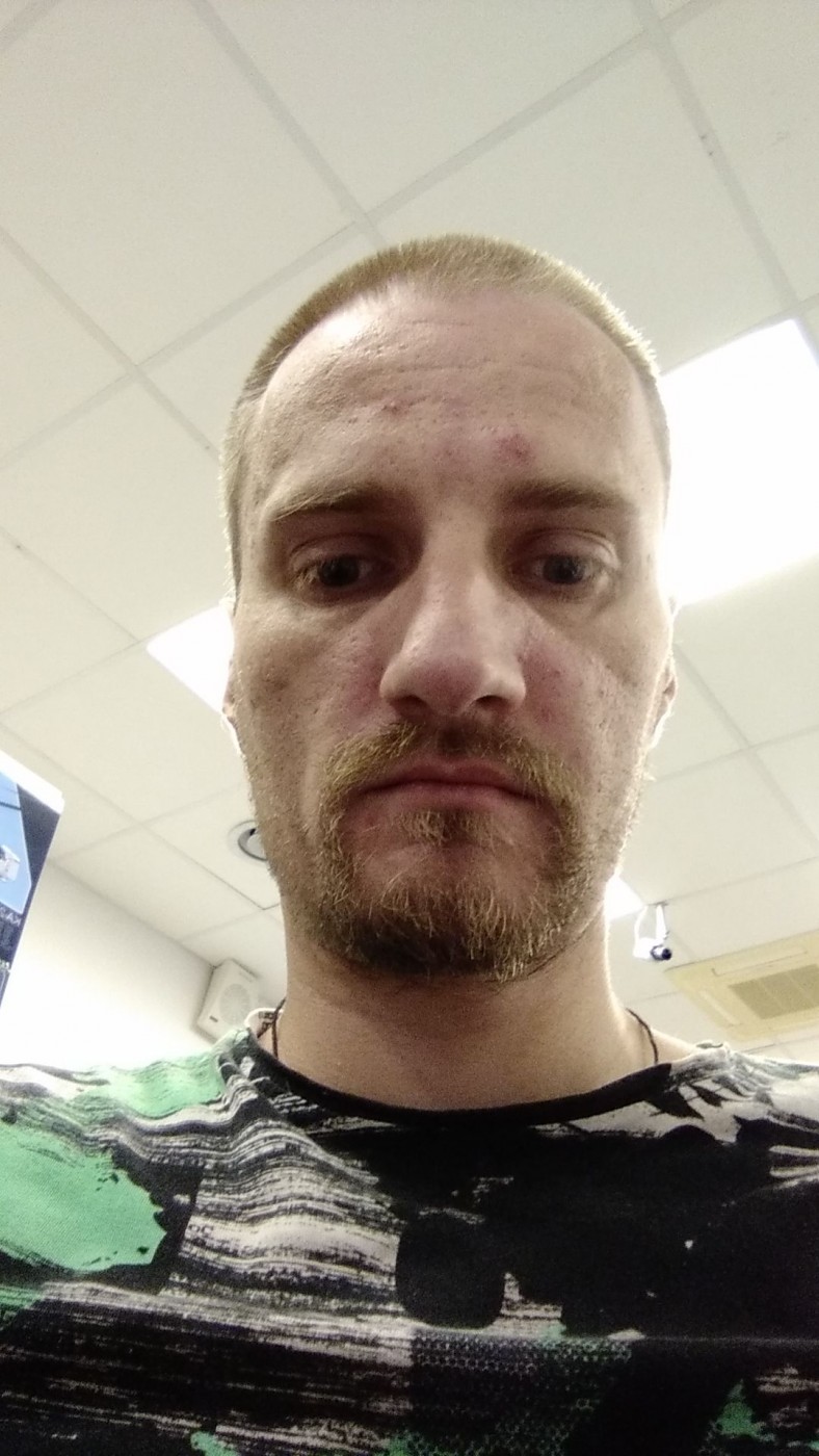 Знакомство. Фото. Нажмите, чтобы увеличить