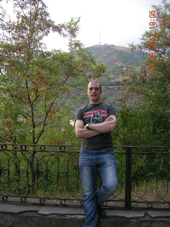 Знакомство. Фото. Нажмите, чтобы увеличить