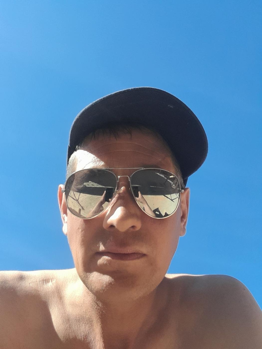 Знакомство. Фото. Нажмите, чтобы увеличить