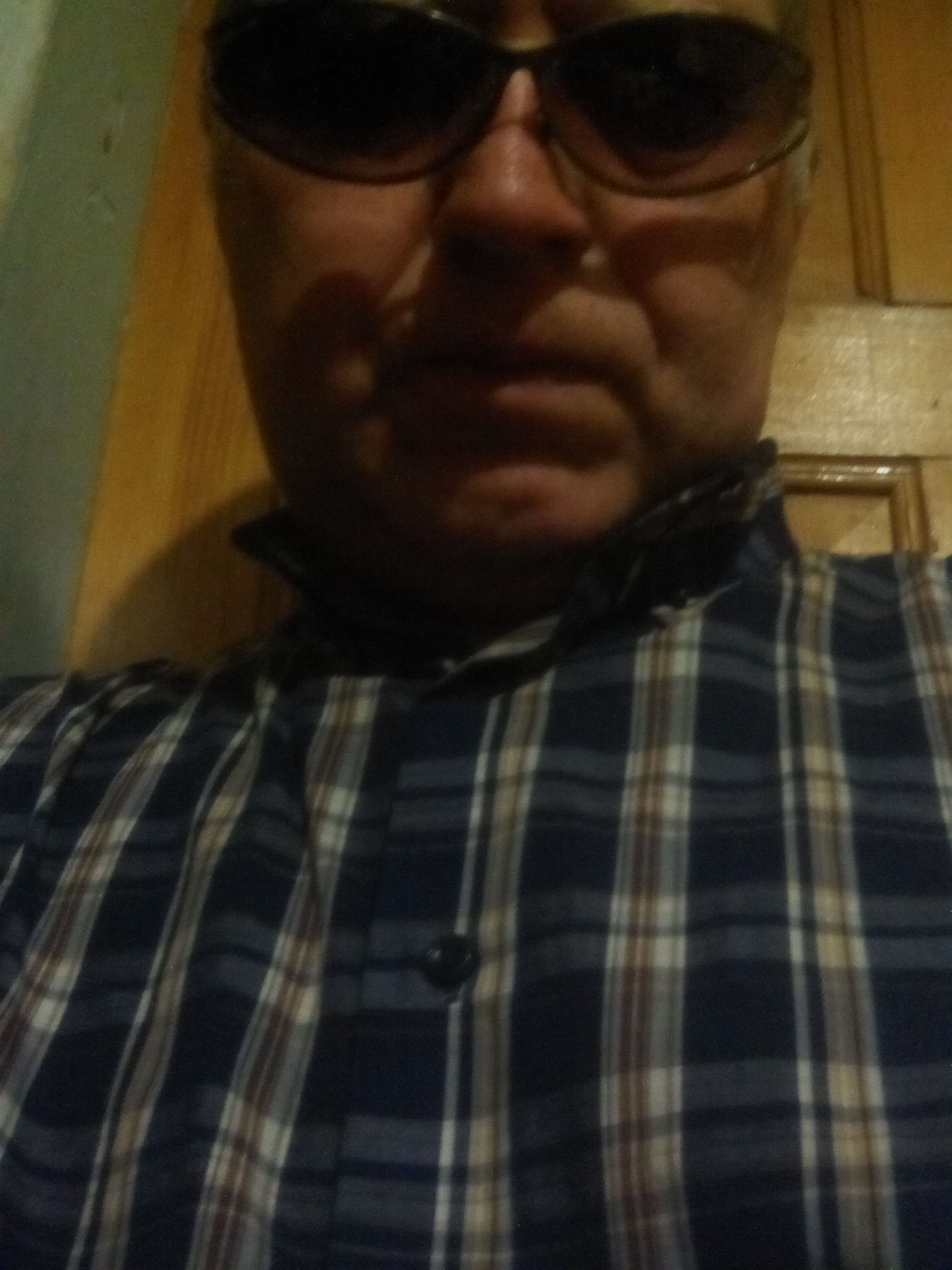 Знакомство. Фото. Нажмите, чтобы увеличить