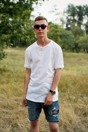 Фото девушка Денис