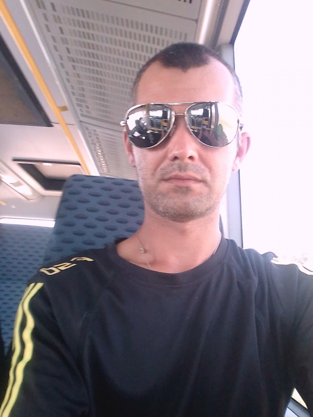 Знакомство. Фото. Нажмите, чтобы увеличить