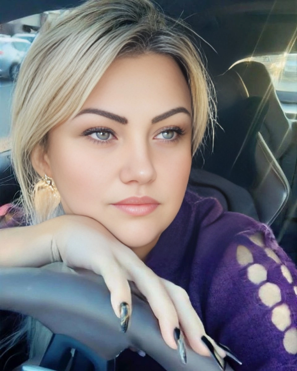 Фото девушка Роза