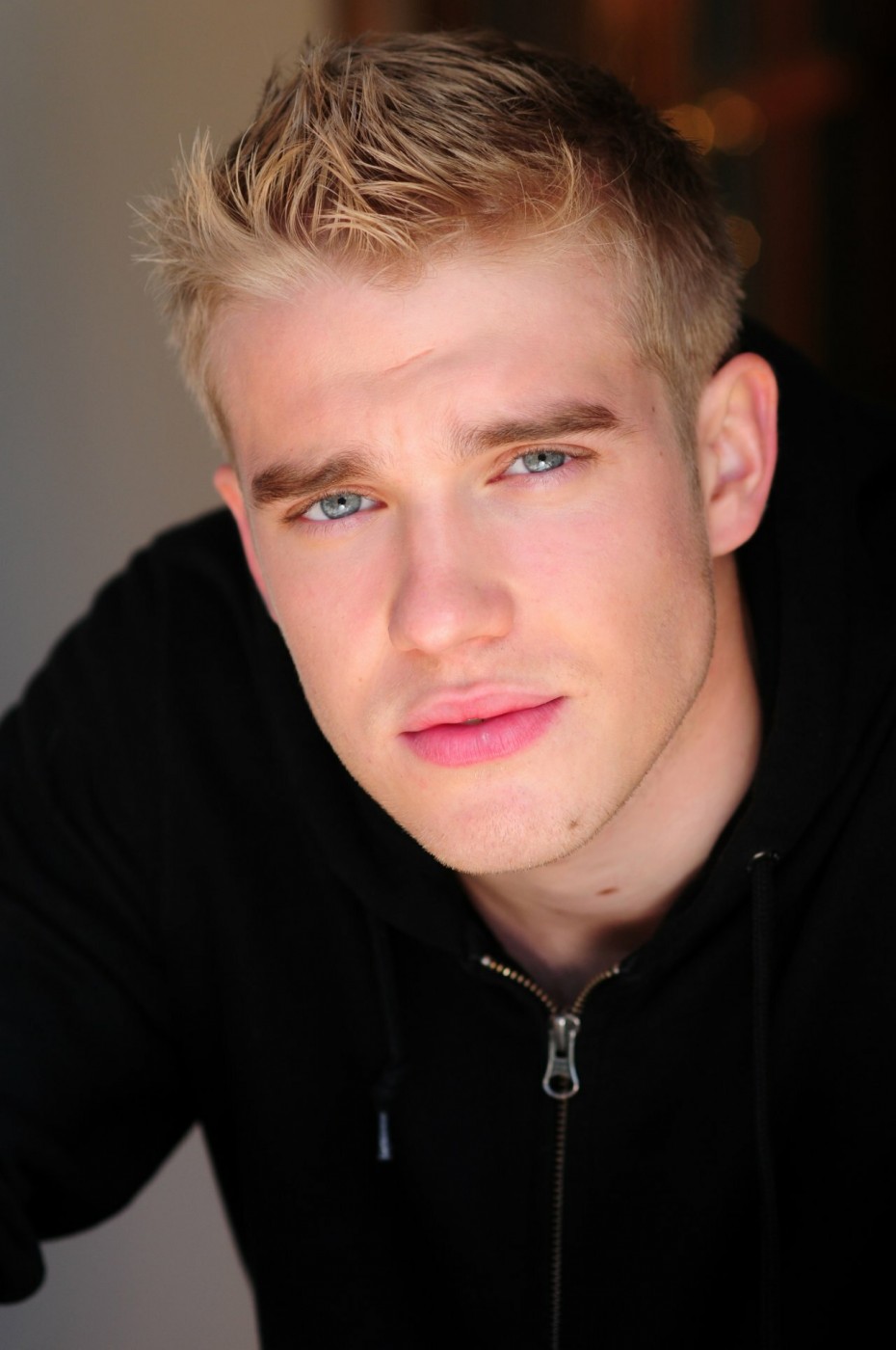 Знакомство. Фото. Нажмите, чтобы увеличить