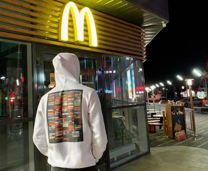 Фото девушка Чертовка