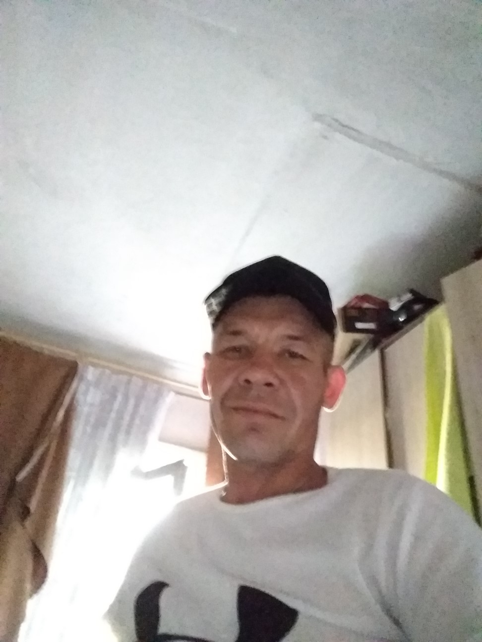 Знакомство. Фото. Нажмите, чтобы увеличить