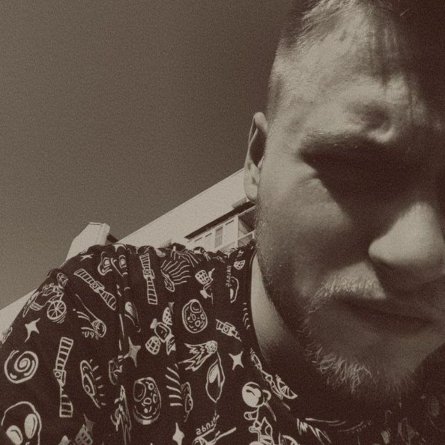 Знакомство. Фото. Нажмите, чтобы увеличить