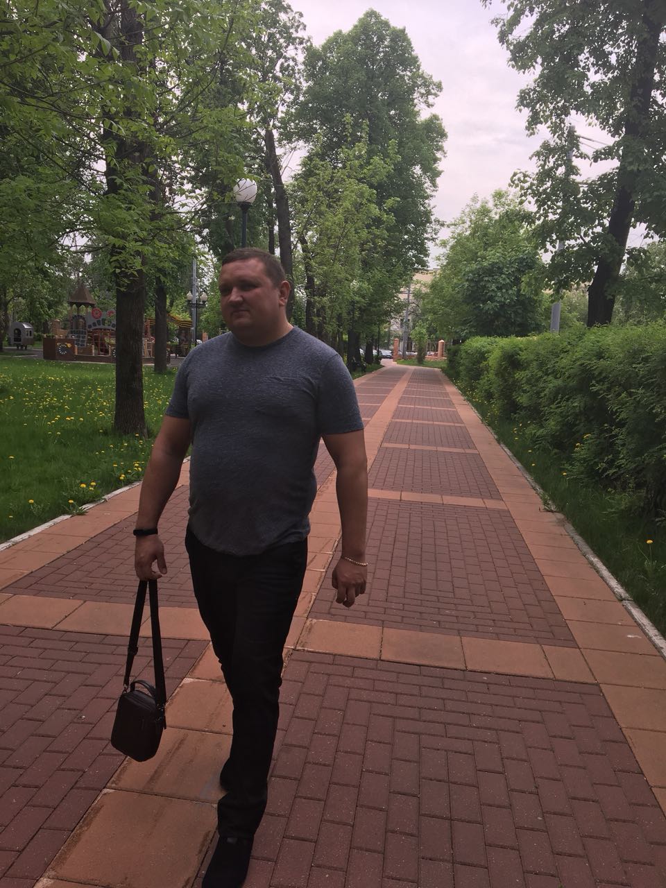 Знакомство. Фото. Нажмите, чтобы увеличить