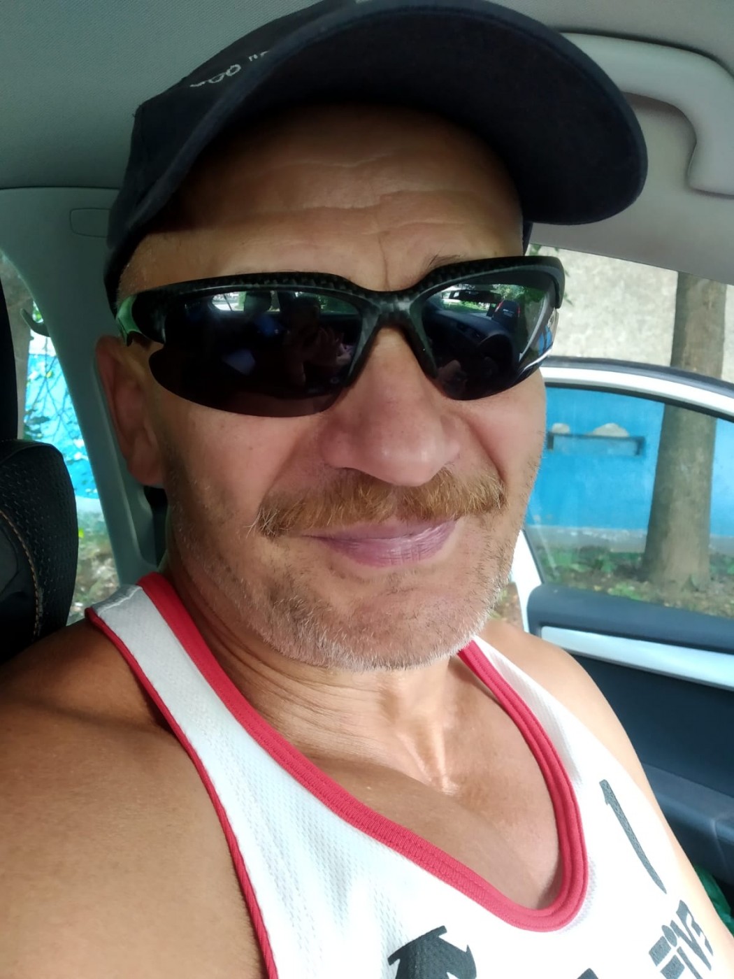 Знакомство. Фото. Нажмите, чтобы увеличить