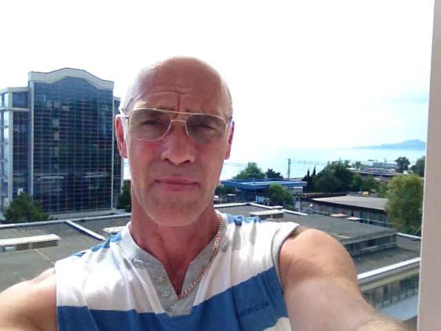 Знакомство. Фото. Нажмите, чтобы увеличить