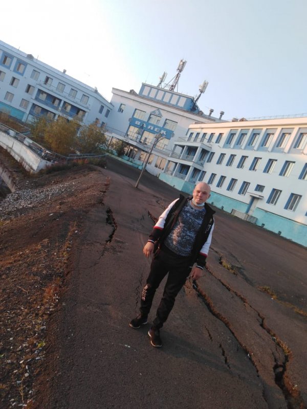 Знакомство. Фото. Нажмите, чтобы увеличить