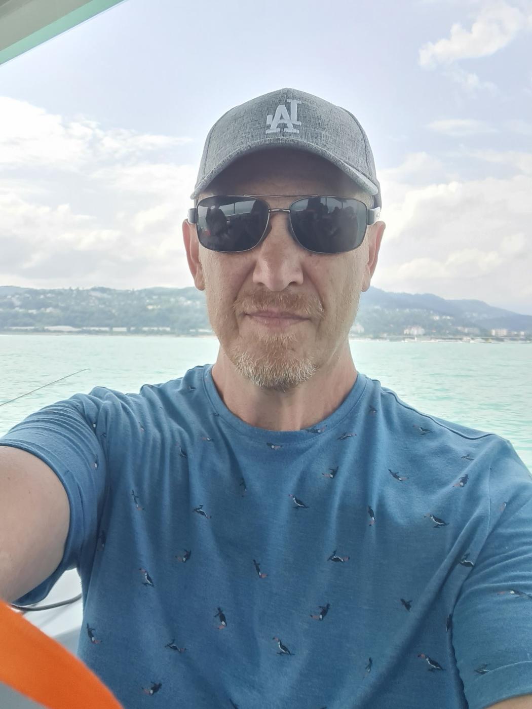 Знакомство. Фото. Нажмите, чтобы увеличить