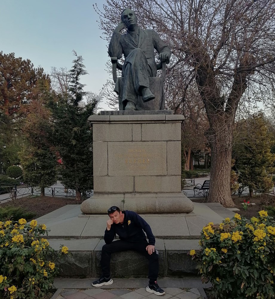 Знакомство. Фото. Нажмите, чтобы увеличить