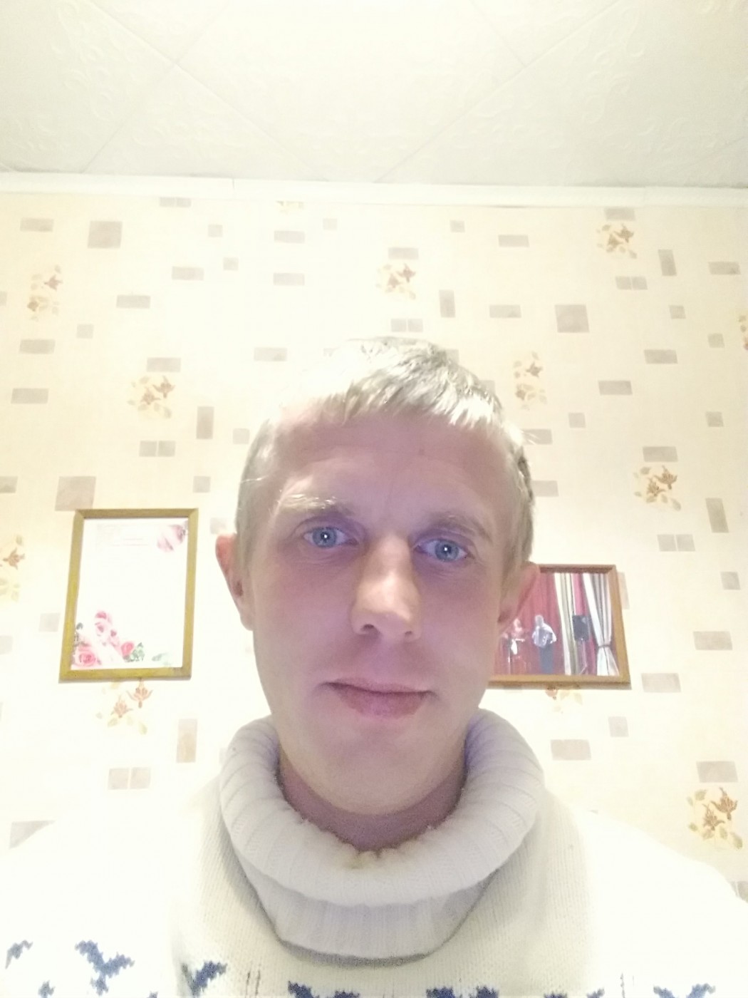 Знакомство. Фото. Нажмите, чтобы увеличить