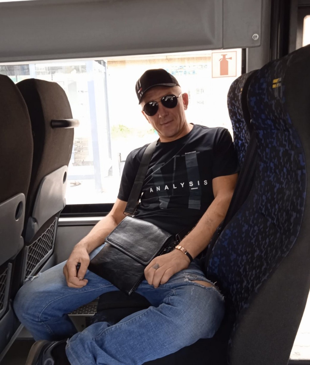 Знакомство. Фото. Нажмите, чтобы увеличить