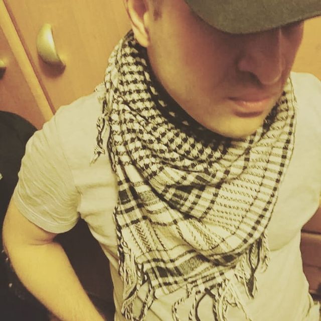 Знакомство. Фото. Нажмите, чтобы увеличить