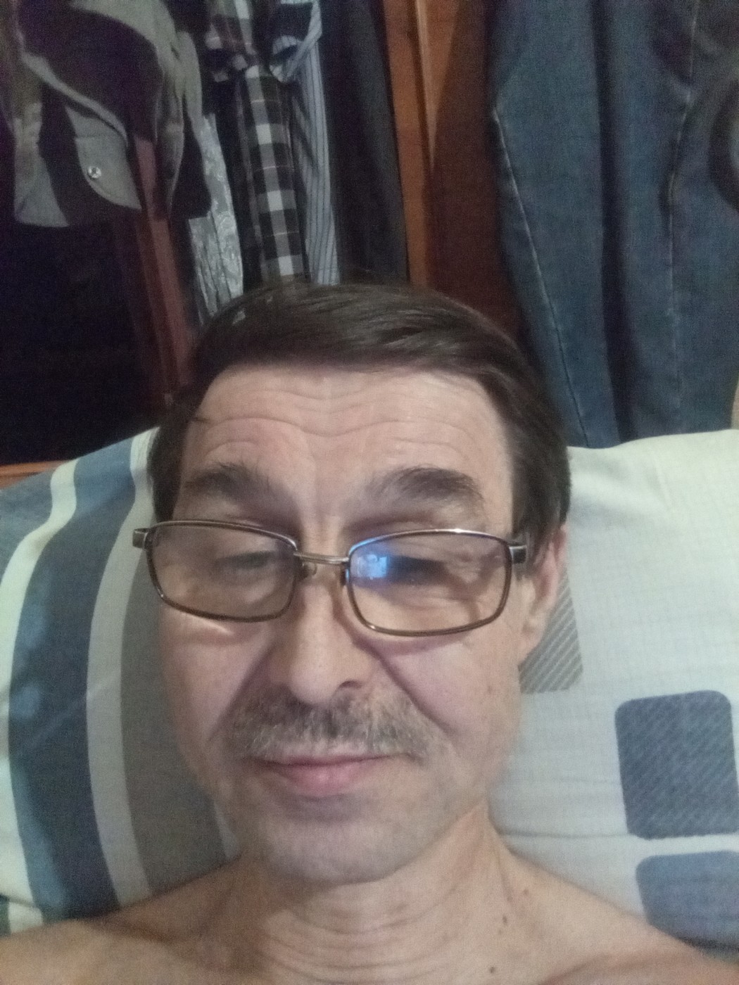 Знакомство. Фото. Нажмите, чтобы увеличить