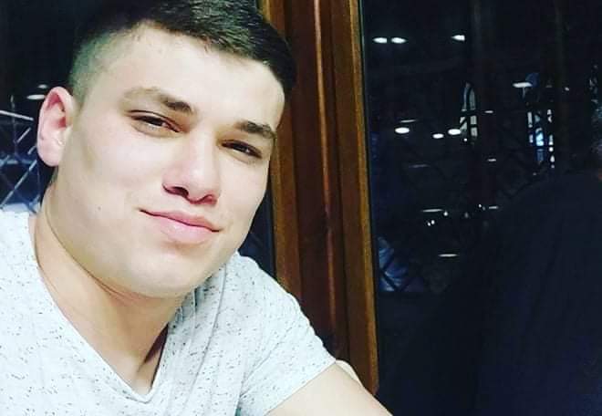 Знакомство. Фото. Нажмите, чтобы увеличить