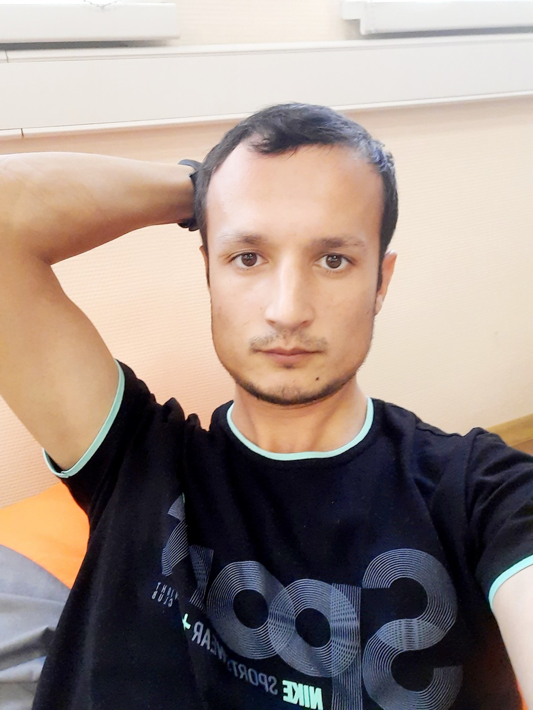 Знакомство. Фото. Нажмите, чтобы увеличить