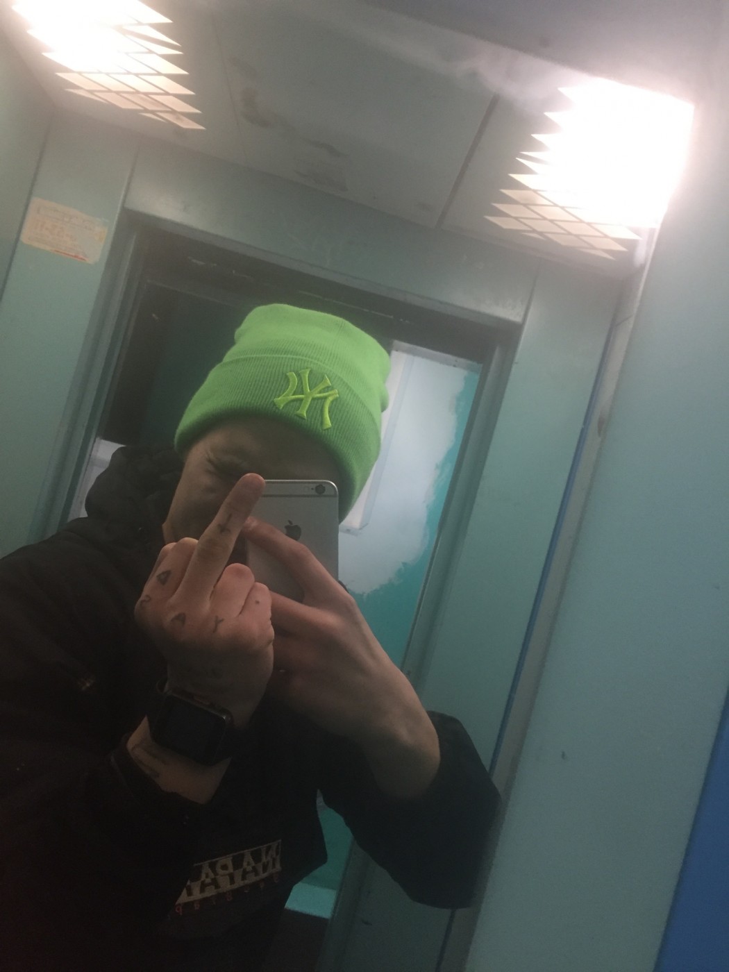 Знакомство. Фото. Нажмите, чтобы увеличить