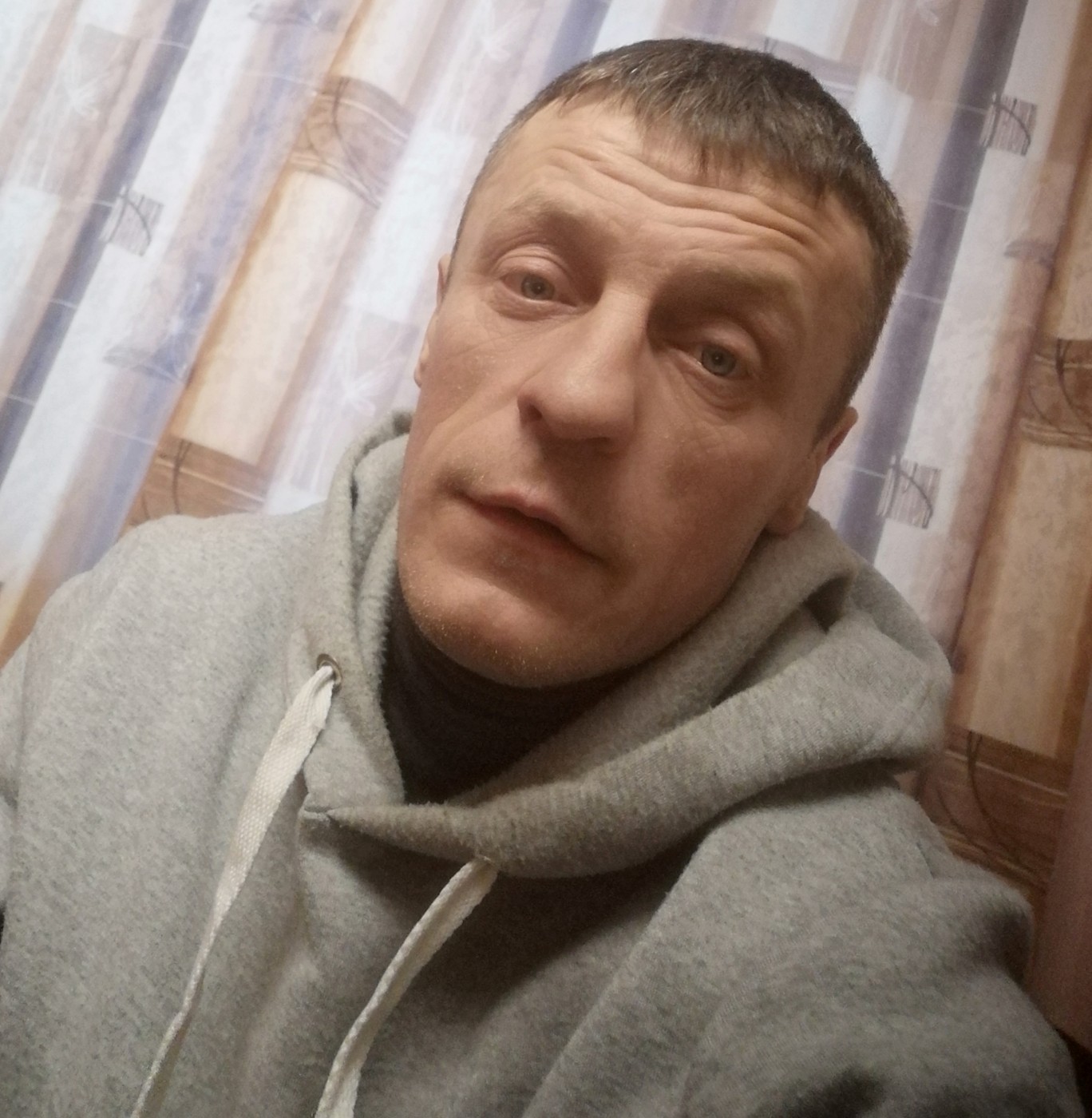 Знакомство. Фото. Нажмите, чтобы увеличить