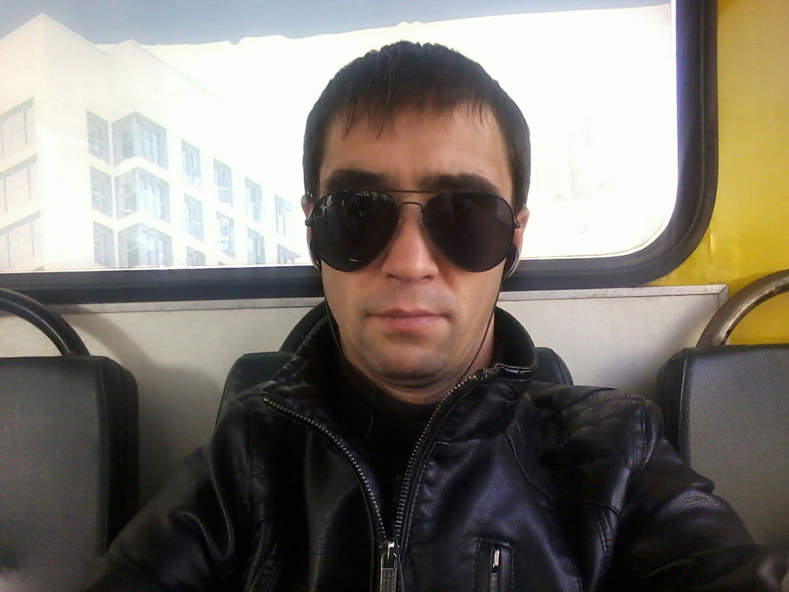 Знакомство. Фото. Нажмите, чтобы увеличить