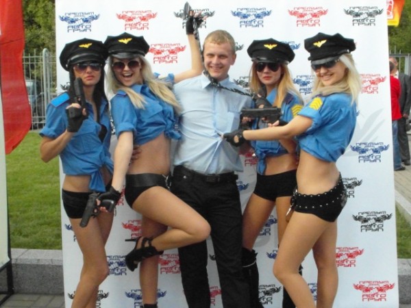 Знакомство. Фото. Нажмите, чтобы увеличить