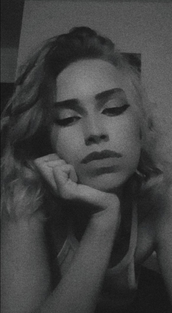 Фото девушка Лора