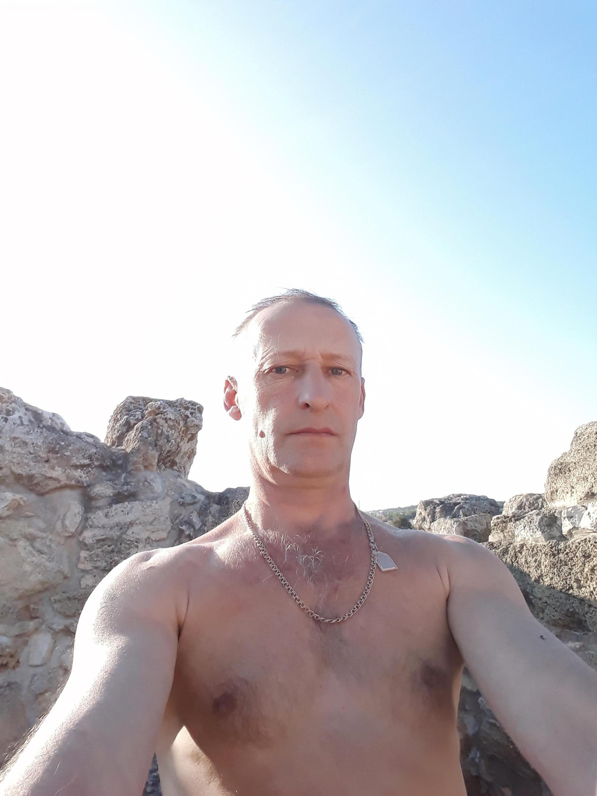 Знакомство. Фото. Нажмите, чтобы увеличить