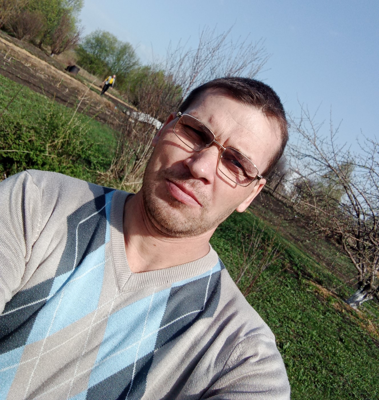 Знакомство. Фото. Нажмите, чтобы увеличить