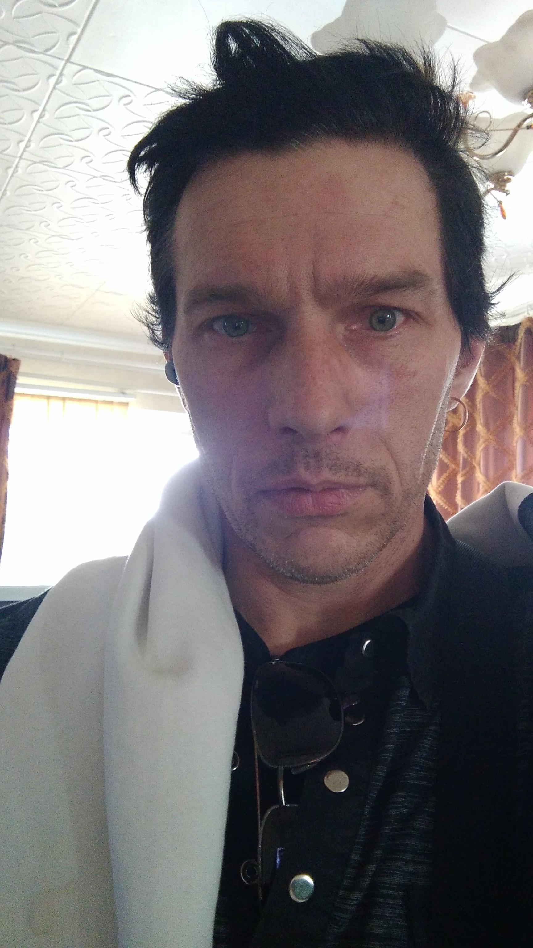 Знакомство. Фото. Нажмите, чтобы увеличить