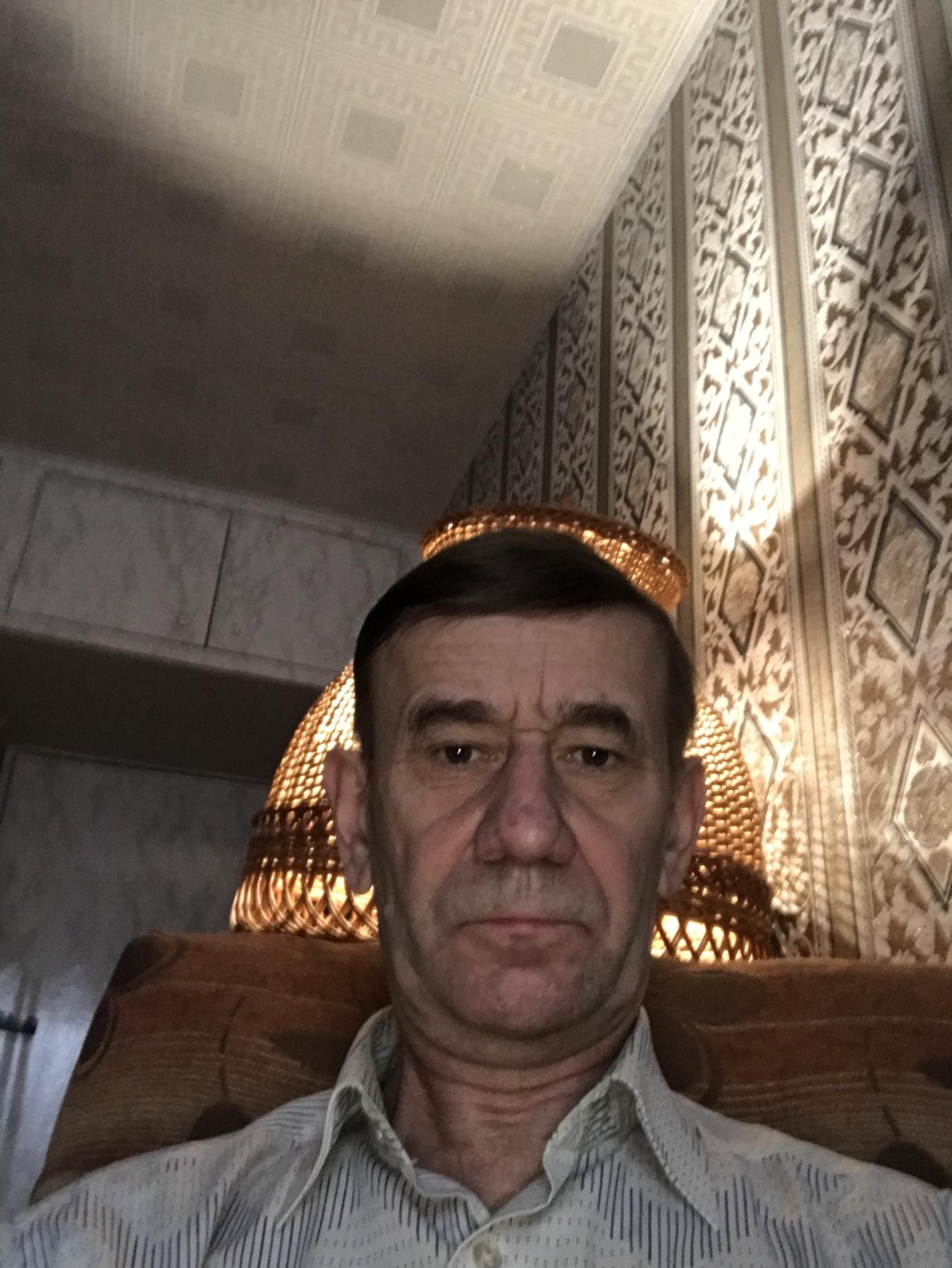 Знакомство. Фото. Нажмите, чтобы увеличить