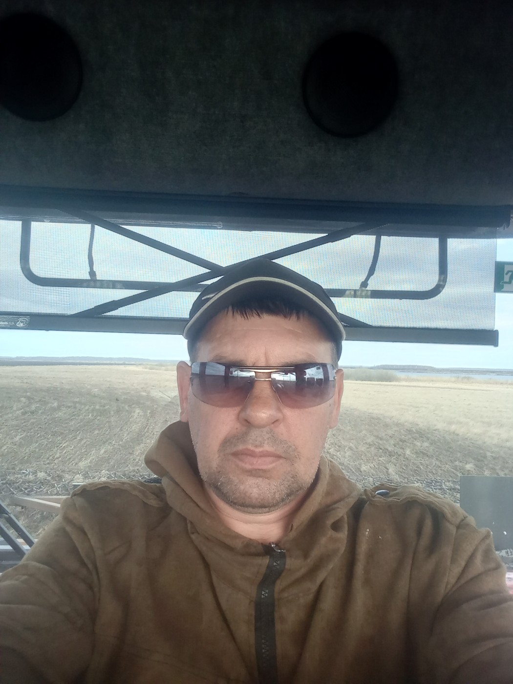 Знакомство. Фото. Нажмите, чтобы увеличить