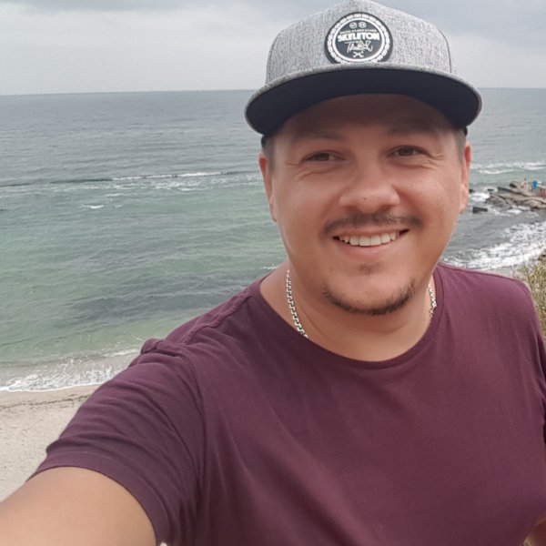 Знакомство. Фото. Нажмите, чтобы увеличить