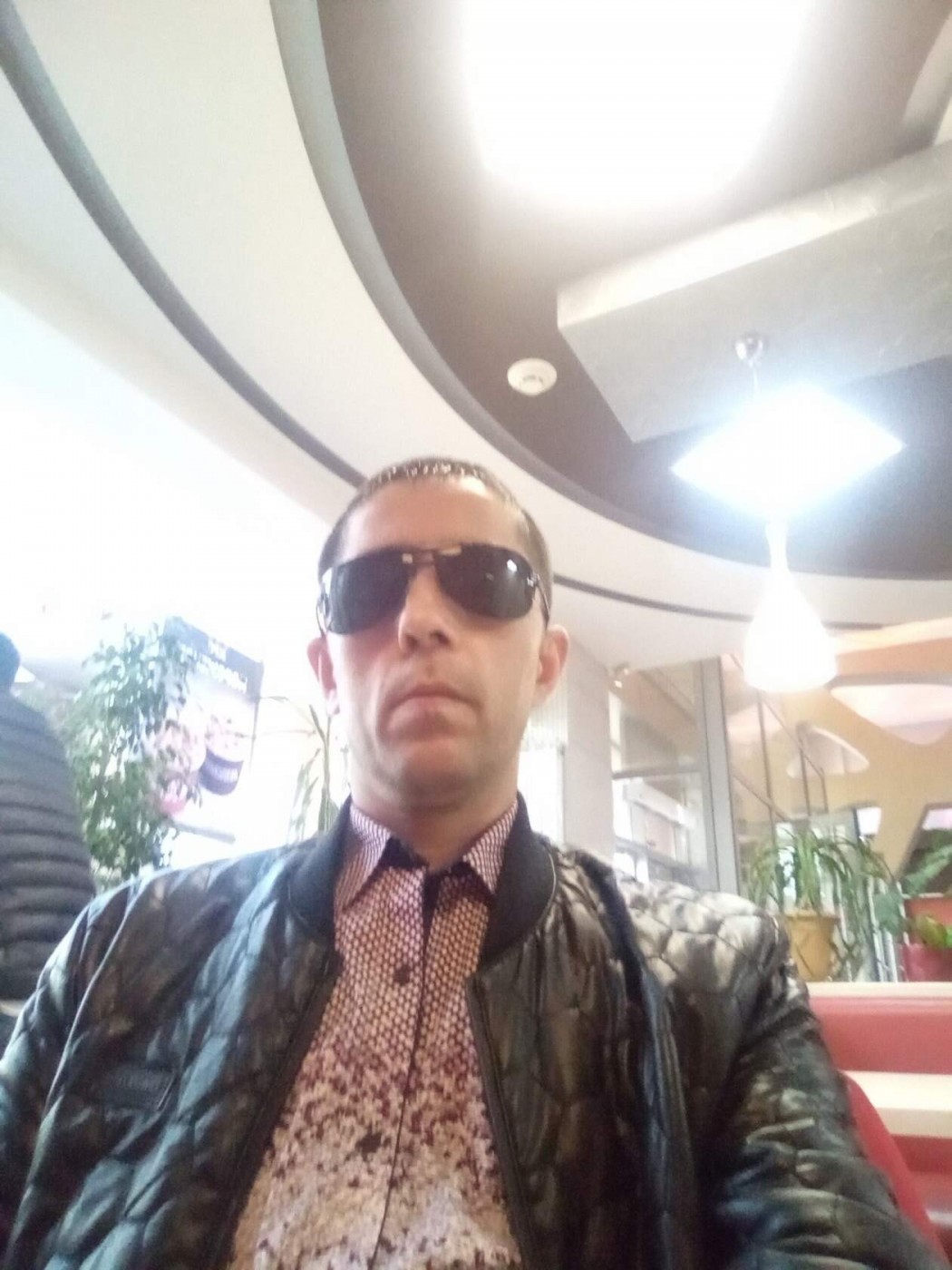 Знакомство. Фото. Нажмите, чтобы увеличить